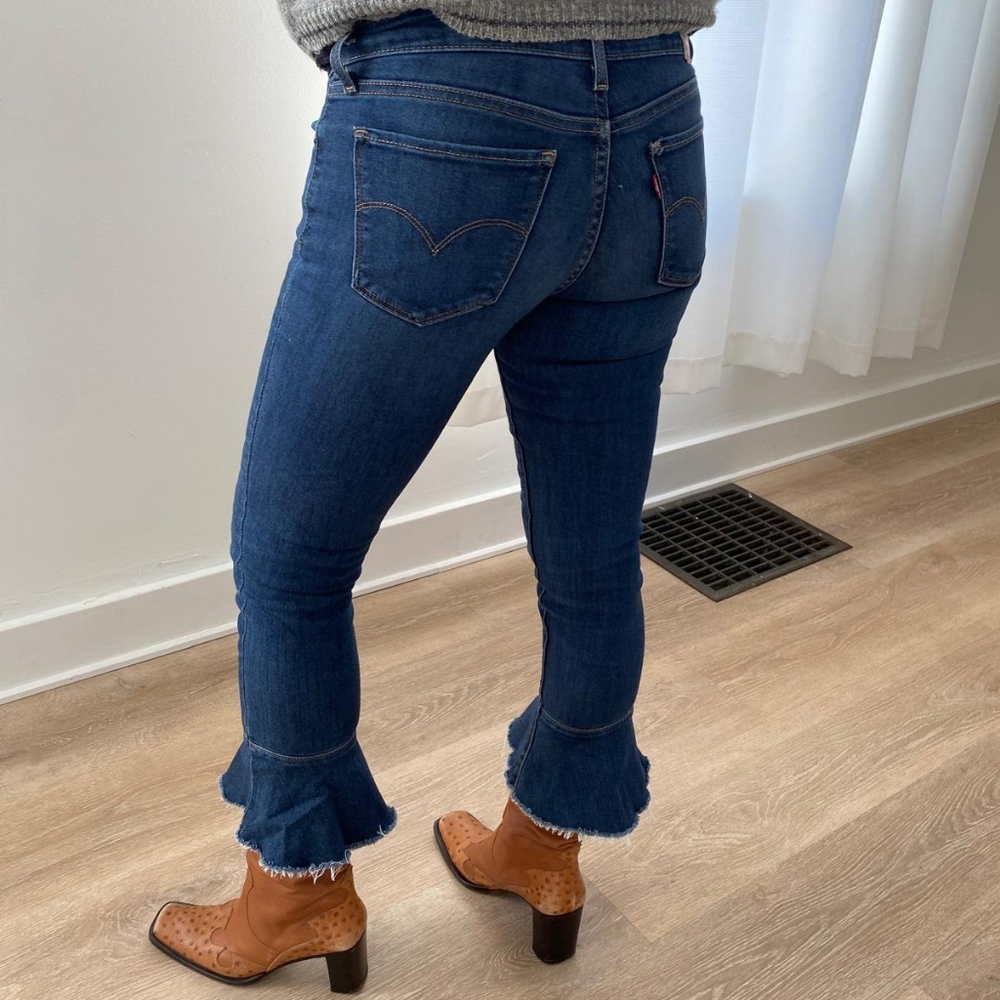 Levis 711 Skinny Ruffle Flare Cropped - Picture 2 of 6